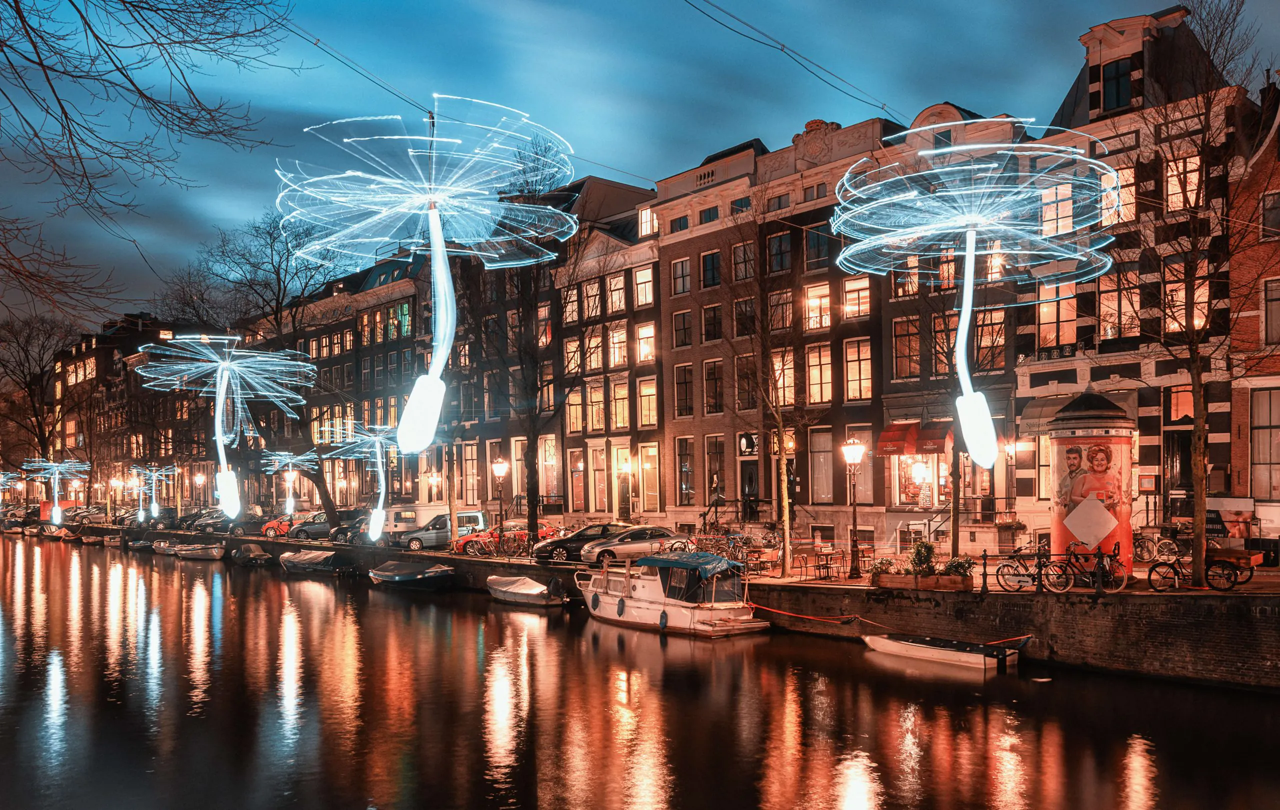 covebo-praca-w-holandii-amsterdam-festiwal-swiatel
