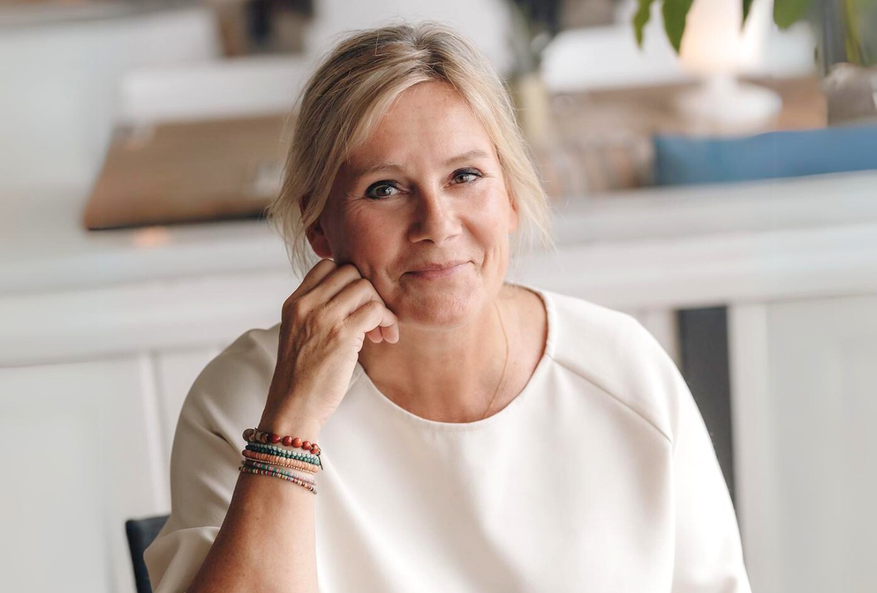 Desiree van den Brand Website Header 01