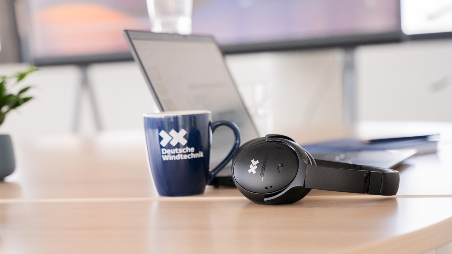 Junior finance controller