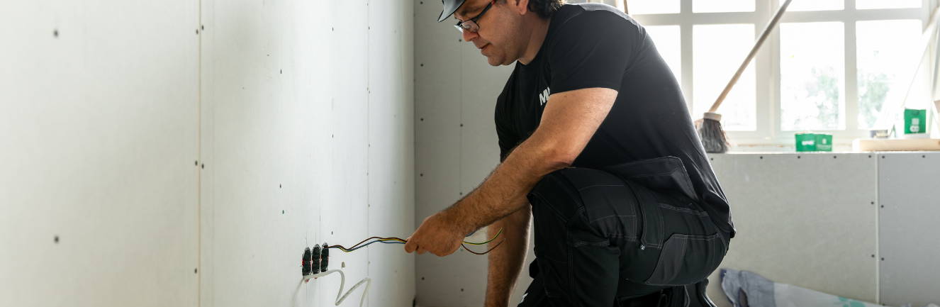 Wat doet een elektromonteur? Lees ons interview met Sanjay!